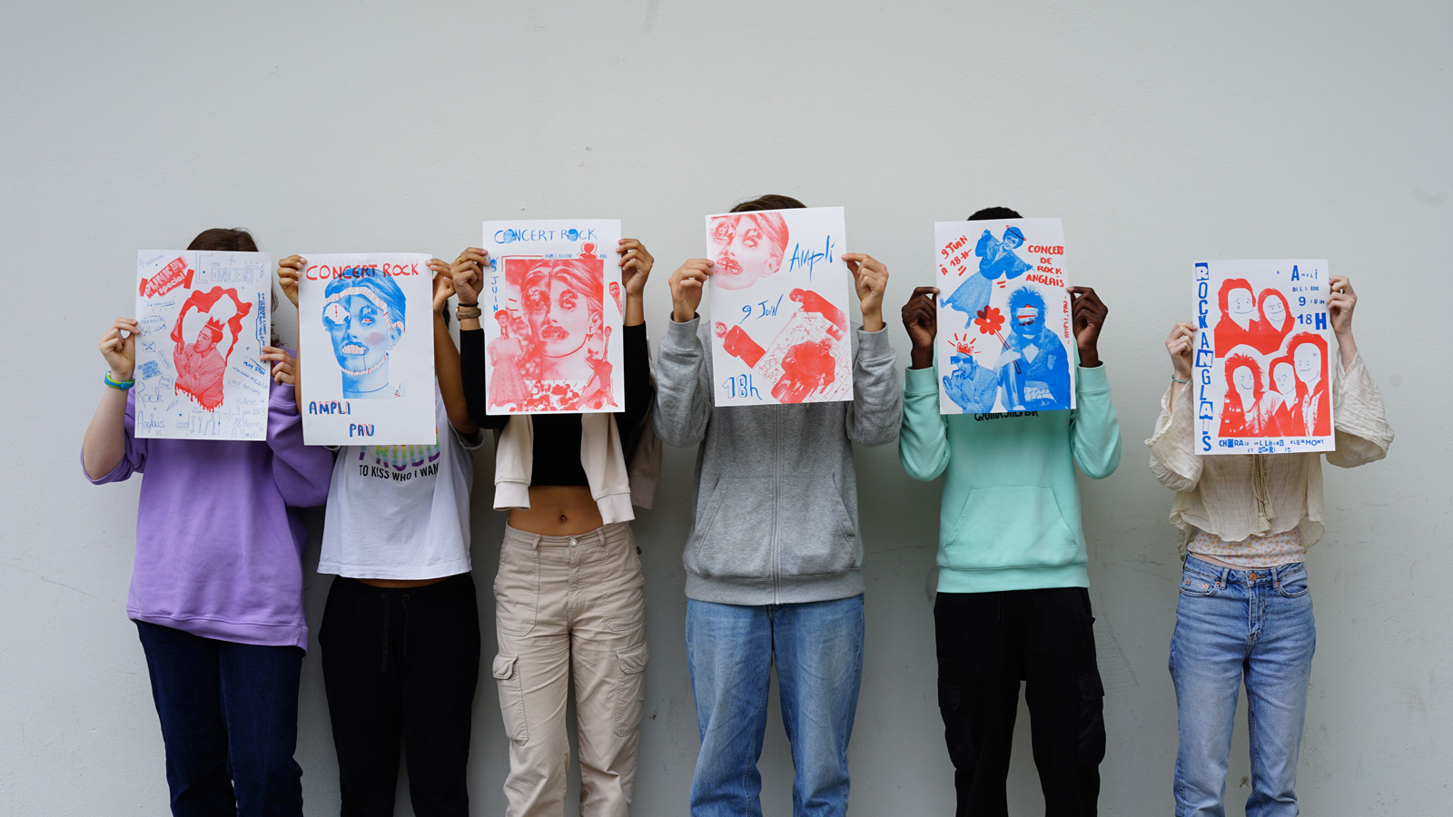 **Workshop Let there be rock !**  Ateliers de création d'affiches de concerts de Rock et initiation à l'impression en risographie avec les collèges de Clermont et le Lycée Louis Barthou à Pau.  Cet atelier a été mis en place avec Jean-Marc Saint Paul, Blandine Laborde du Collège Clermont et Corinne Guichet du Lycée Louis Barthou. Le workshop s'est déroulé sur 6 sessions de deux heures avec un total de 40 élèves.   Projet mené via le collectif 2223 avec Arthur Epineau.